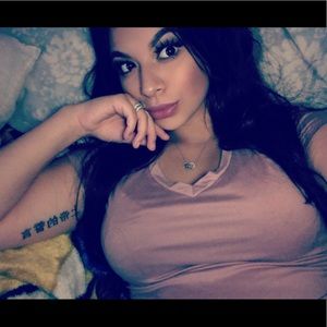 Meet your Posher, Elizabeth